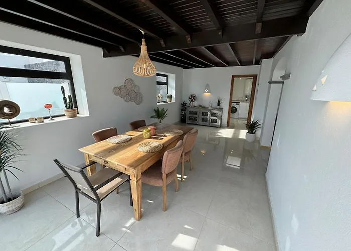 New In Playa Blanca, Lanzarote -adults Only- Villa *