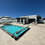 New In Playa Blanca, Lanzarote -adults Only- 빌라 플라야블랑카