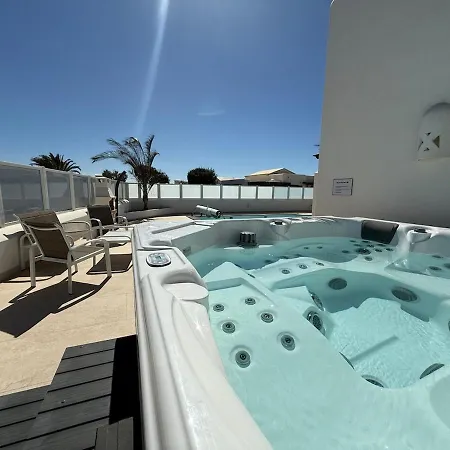 ヴィラ New In Playa Blanca, Lanzarote -adults Only- プラヤ・ブランカ