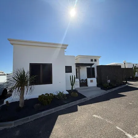 New In Playa Blanca, Lanzarote -adults Only- プラヤ・ブランカ