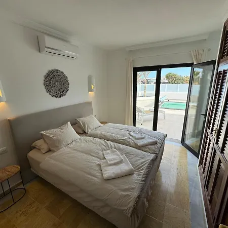 New In Playa Blanca, Lanzarote -adults Only- Villa
