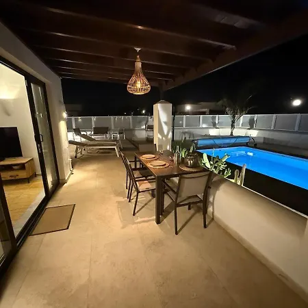 New In Playa Blanca, Lanzarote -adults Only- プラヤ・ブランカ