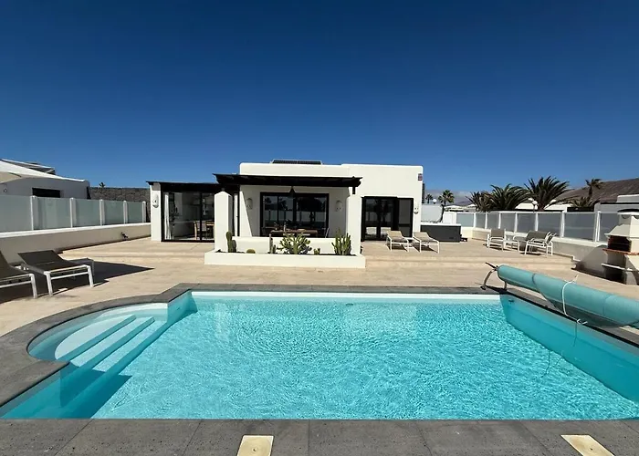 New In Playa Blanca, Lanzarote -adults Only- ヴィラ プラヤ・ブランカ