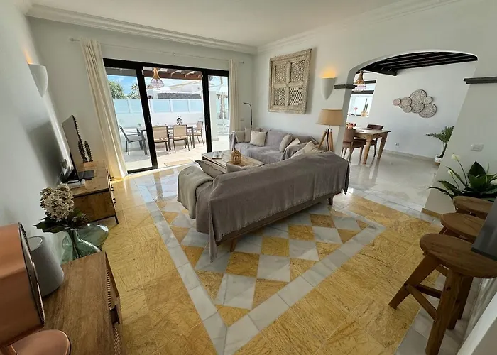 New In Playa Blanca, Lanzarote -adults Only- ヴィラ プラヤ・ブランカ