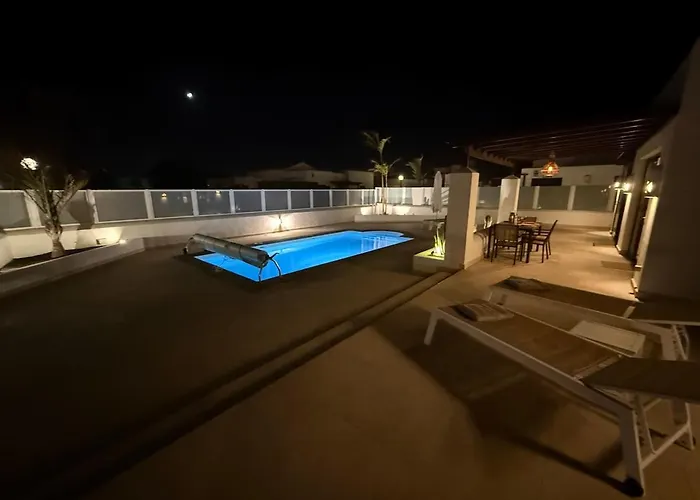 New In Playa Blanca, Lanzarote -adults Only- ヴィラ プラヤ・ブランカ