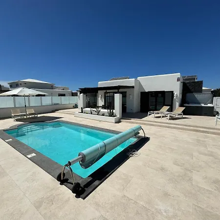 New In Playa Blanca, Lanzarote -adults Only- Вилла Коста Бланка