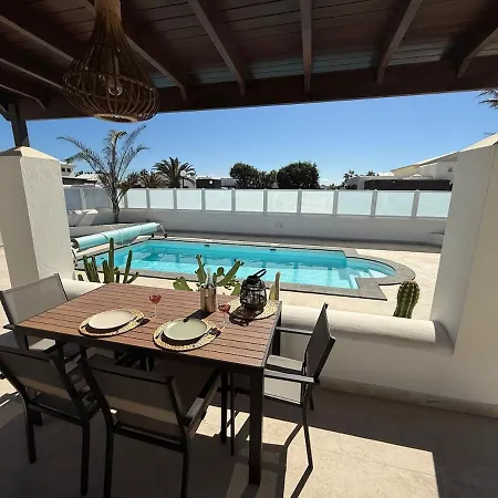 New In Playa Blanca, Lanzarote -adults Only- Villa